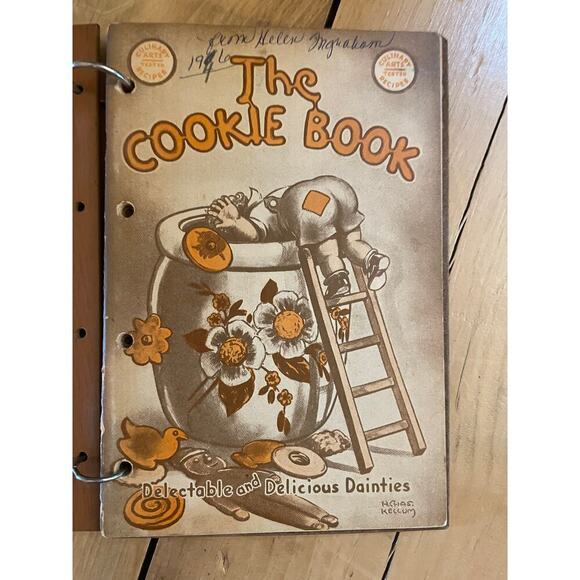 Vintage 1939 Cookbook ~The Cookie Book ~ Culinary Arts Press ~ Wood Board Cover - Picture 2 of 5